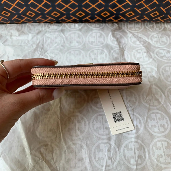Tory Burch Britten Medium Wallet Pink Moon Gold - Picture 2 of 9